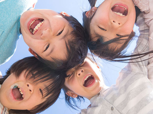 笑顔の子供たち
